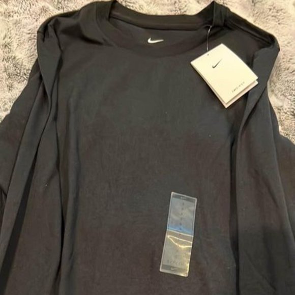 Nike Other - NWT Men's Small  Nike Long Sleeve Shirt